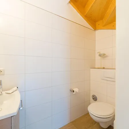 Doppelhaus Am Deich 11 * Дирхаген